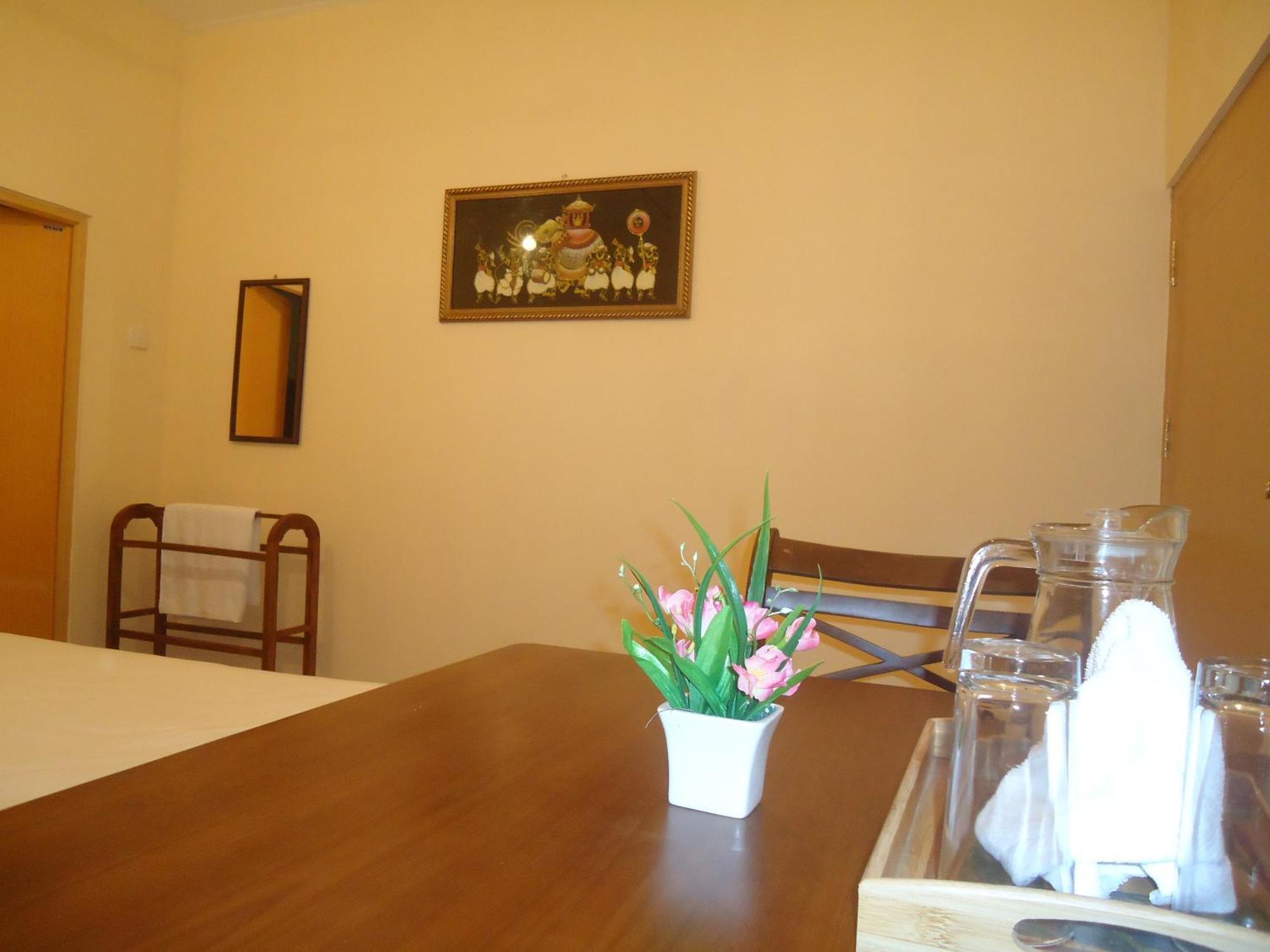Guest House Kaduwela Esterno foto