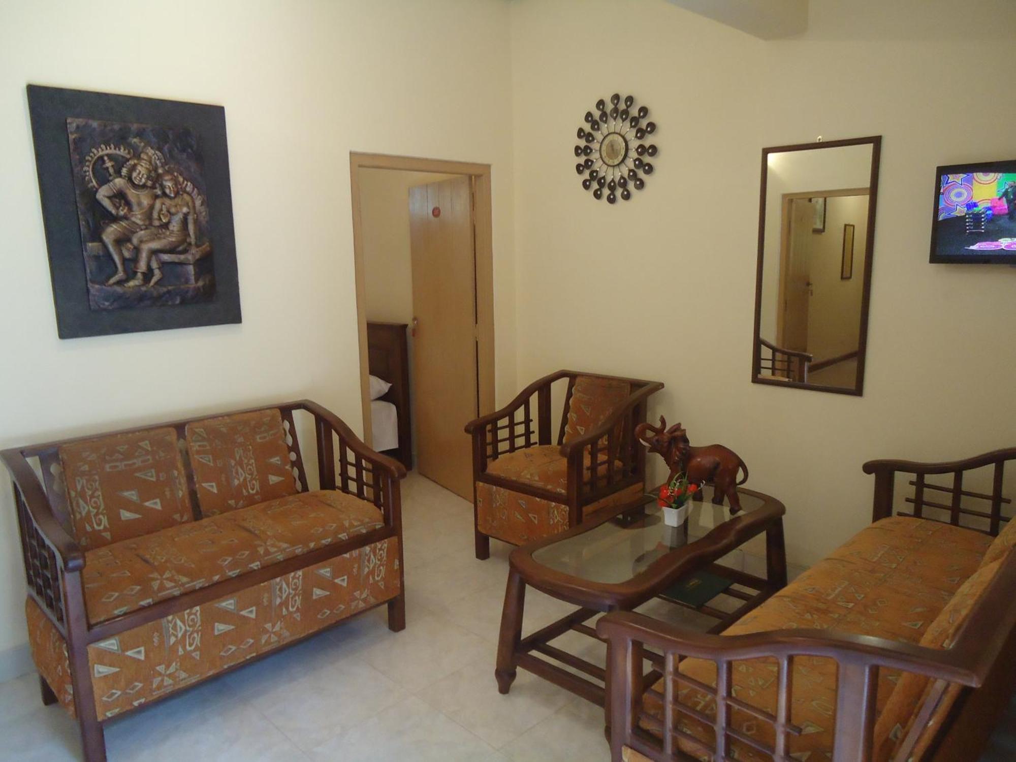 Guest House Kaduwela Esterno foto