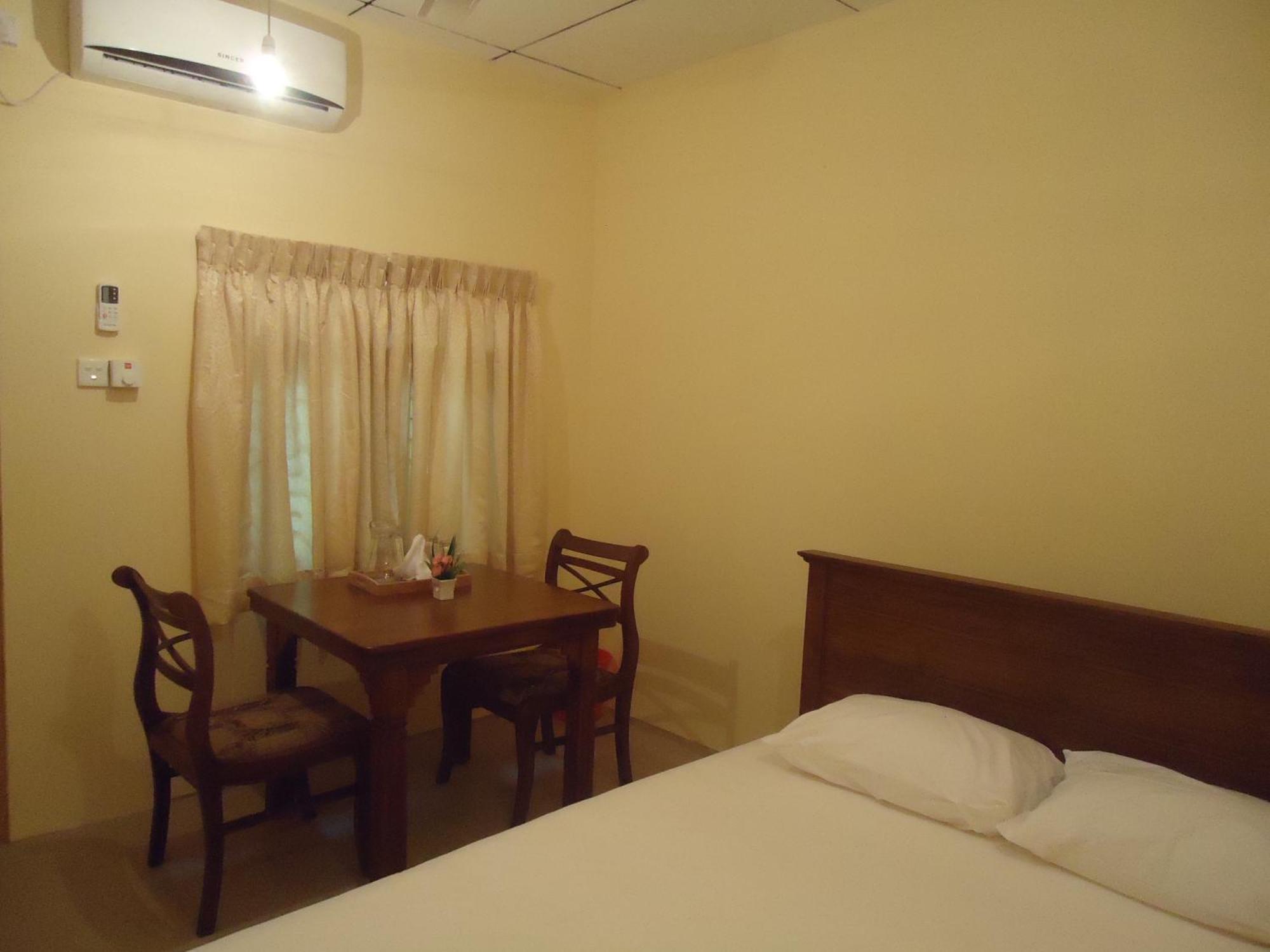 Guest House Kaduwela Esterno foto