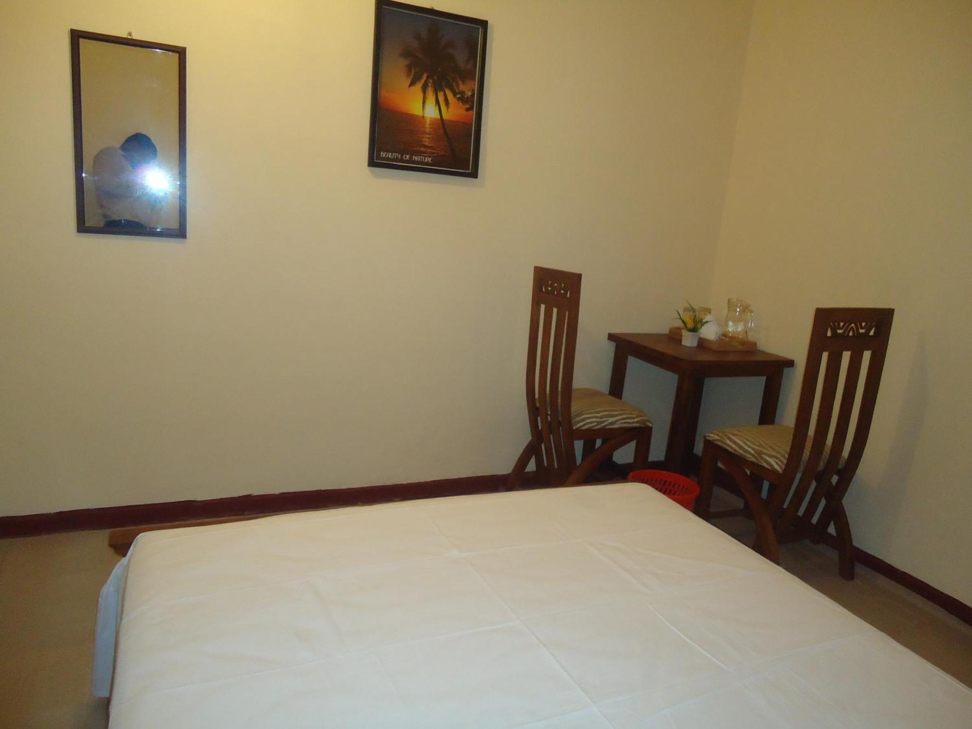 Guest House Kaduwela Esterno foto